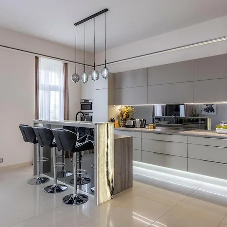 High-end Luxurious Royal In The Heart Of Apartment Budapest