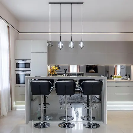 High-end Luxurious Royal In The Heart Of * Budapest