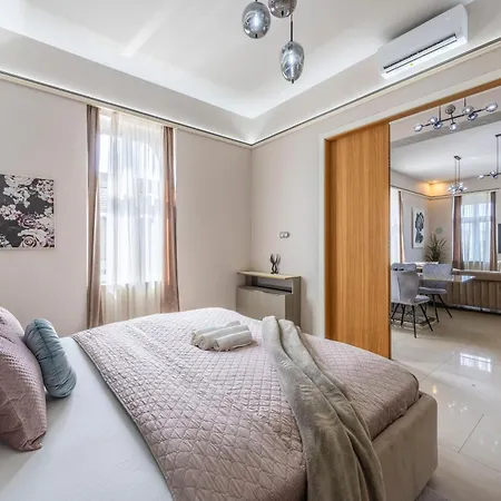 High-end Luxurious Royal In The Heart Of *