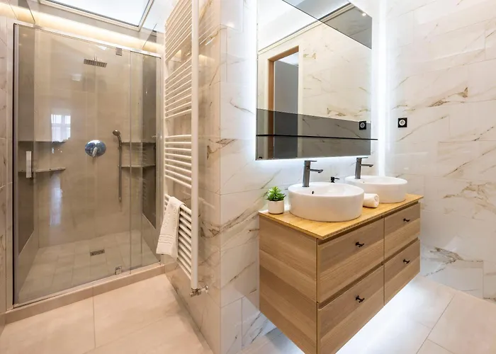 High-end Luxurious Royal In The Heart Of