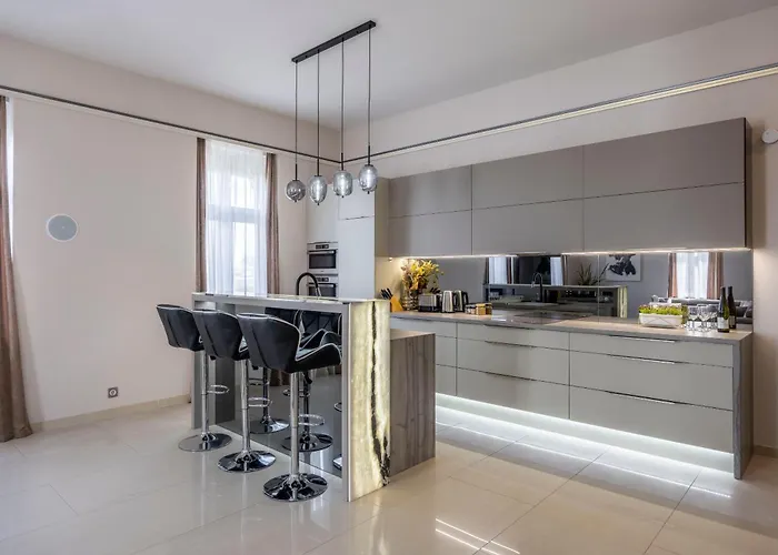 High-end Luxurious Royal In The Heart Of Appartement Budapest