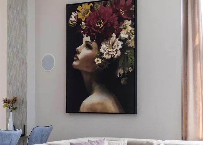 High-end Luxurious Royal In The Heart Of Appartement
